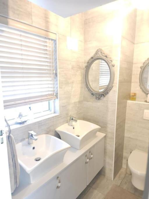Cape Town, Sea Point, Beautiful 2 Bedroom Apartment @Tucked Away Exteriör bild
